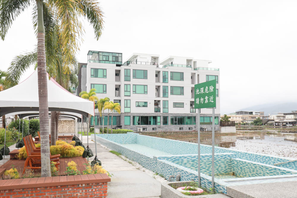 宜蘭礁溪民宿｜蒔裳秝景 Chance Villa 262。佇立於稻田中的絕美清水模民宿、寵物友善民宿、宜蘭包棟民宿