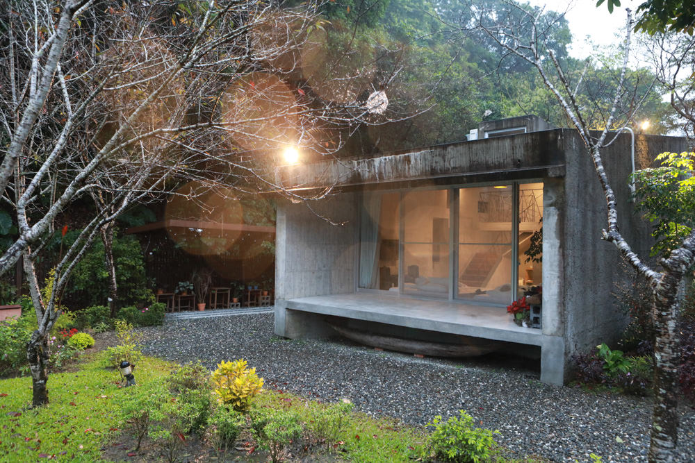宜蘭礁溪住宿推薦｜有朋會館-溪山間的寶盒。寵物友善民宿、絕美森林系villa民宿
