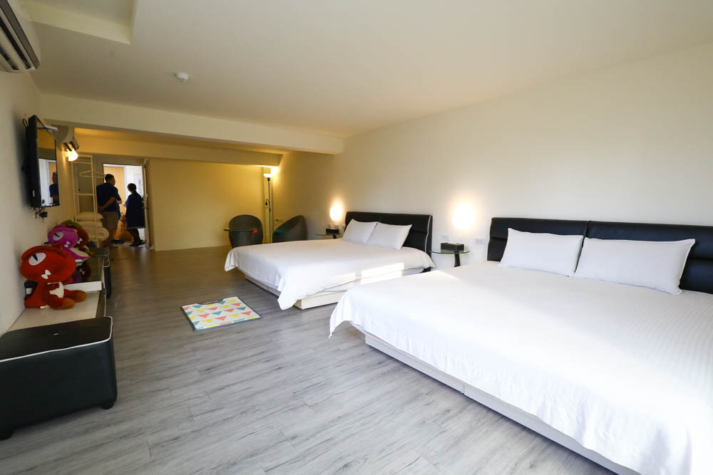 高雄住宿｜小歐精緻旅店。六合夜市旁、附設電梯，還有電鍋、微波爐、高雄寵物友善飯店民宿