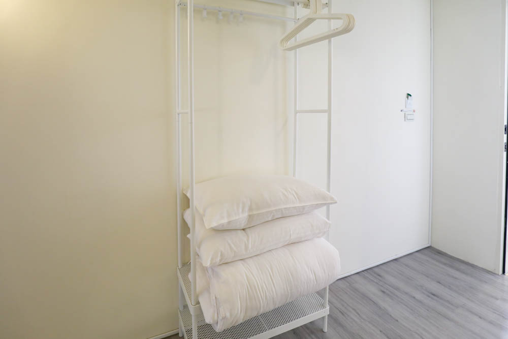 高雄住宿｜小歐精緻旅店。六合夜市旁、附設電梯，還有電鍋、微波爐、高雄寵物友善飯店民宿