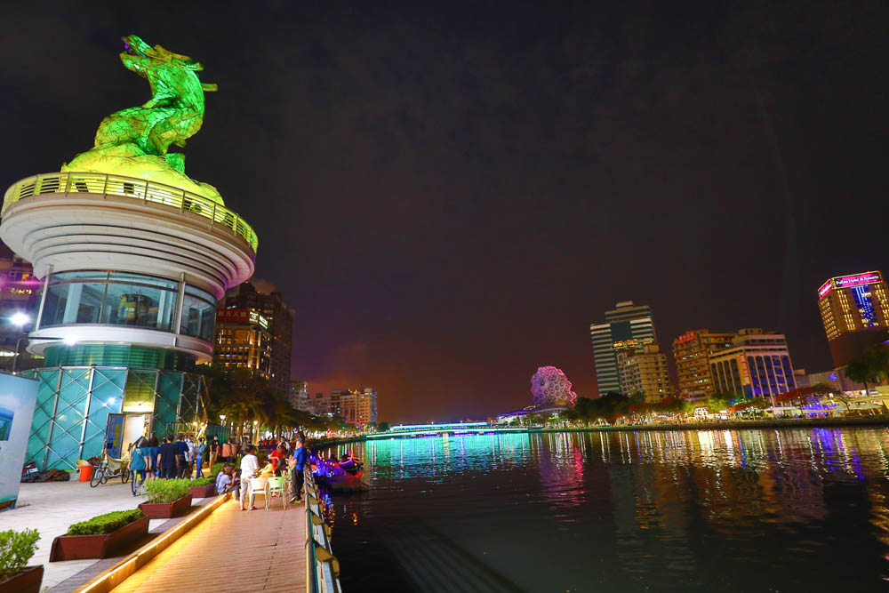 高雄住宿｜小歐精緻旅店。六合夜市旁、附設電梯，還有電鍋、微波爐、高雄寵物友善飯店民宿