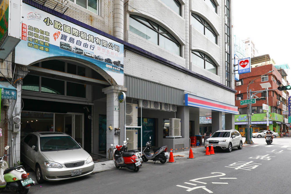 高雄住宿｜小歐精緻旅店。六合夜市旁、附設電梯，還有電鍋、微波爐、高雄寵物友善飯店民宿