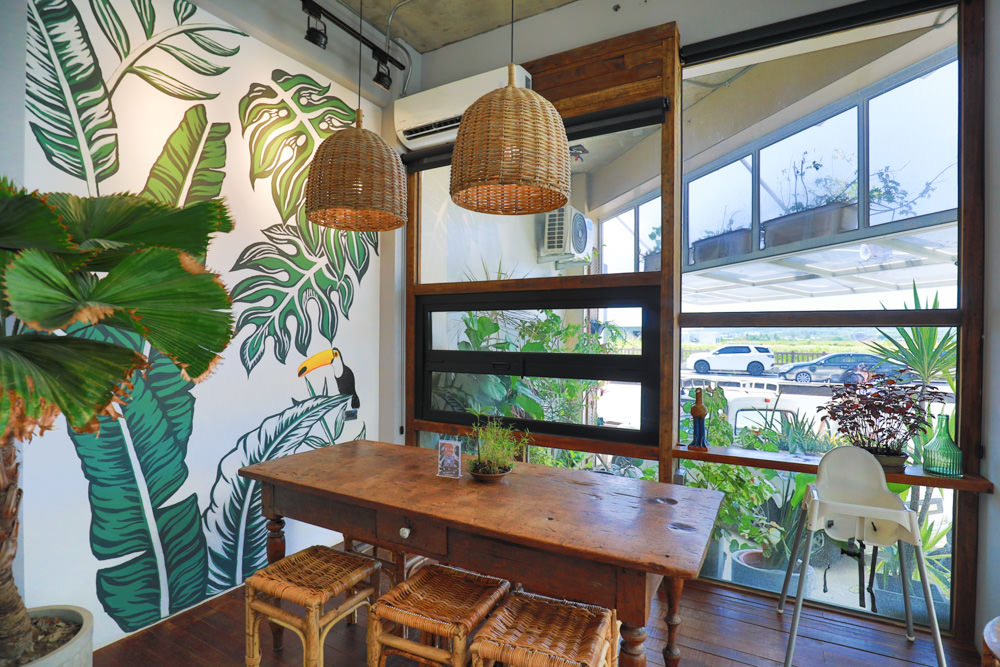 墾丁恆春美食｜小綠舟CAFE BARCA VERDE CAFE。寵物友善餐廳、網美森林系植栽咖啡廳