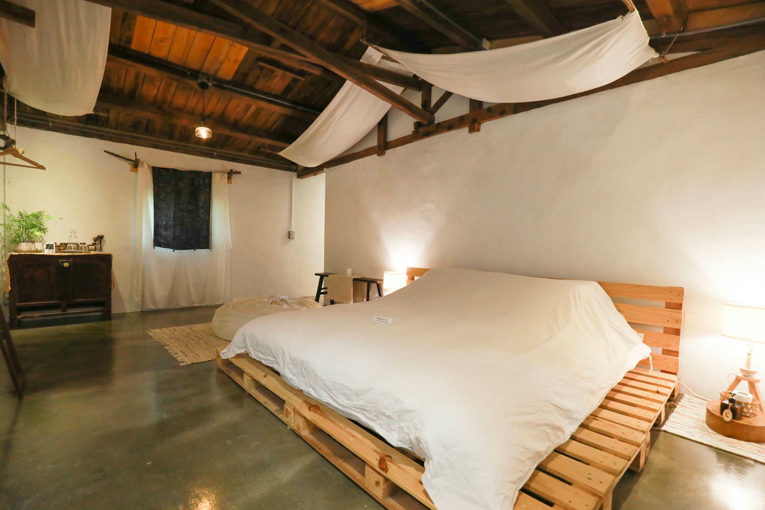 宜蘭礁溪秘境民宿|小雨林。隱藏版寵物友善民宿、絕美老穀倉、森林露天泡湯、林子裡泡湯! - 第21張圖 宜蘭礁溪秘境民宿|小雨林。隱藏版寵物友善民宿、絕美老穀倉、森林露天泡湯、林子裡泡湯!