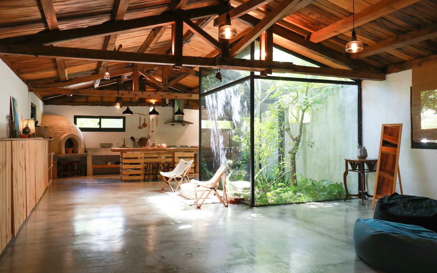 宜蘭礁溪秘境民宿|小雨林。隱藏版寵物友善民宿、絕美老穀倉、森林露天泡湯、林子裡泡湯! - 第13張圖 宜蘭礁溪秘境民宿|小雨林。隱藏版寵物友善民宿、絕美老穀倉、森林露天泡湯、林子裡泡湯!