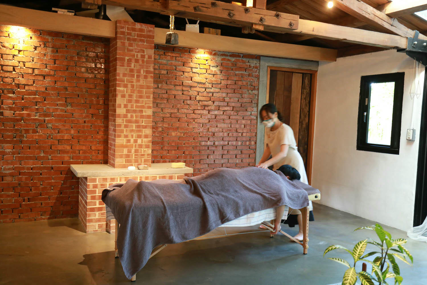 宜蘭礁溪秘境民宿|小雨林。隱藏版寵物友善民宿、絕美老穀倉、森林露天泡湯、林子裡泡湯! - 第39張圖 宜蘭礁溪秘境民宿|小雨林。隱藏版寵物友善民宿、絕美老穀倉、森林露天泡湯、林子裡泡湯!