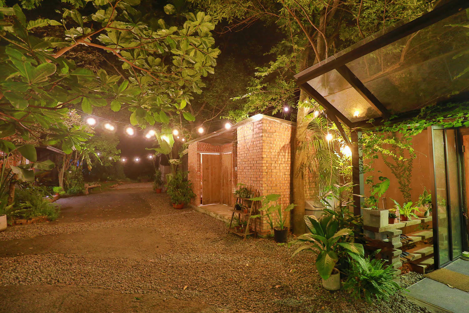 宜蘭礁溪秘境民宿|小雨林。隱藏版寵物友善民宿、絕美老穀倉、森林露天泡湯、林子裡泡湯! - 第52張圖 宜蘭礁溪秘境民宿|小雨林。隱藏版寵物友善民宿、絕美老穀倉、森林露天泡湯、林子裡泡湯!