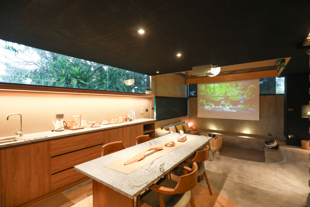 宜蘭礁溪特色溫泉民宿｜小雨林。寵物友善民宿、The Mist Gallery全新洞穴餐廳、閣樓樹屋