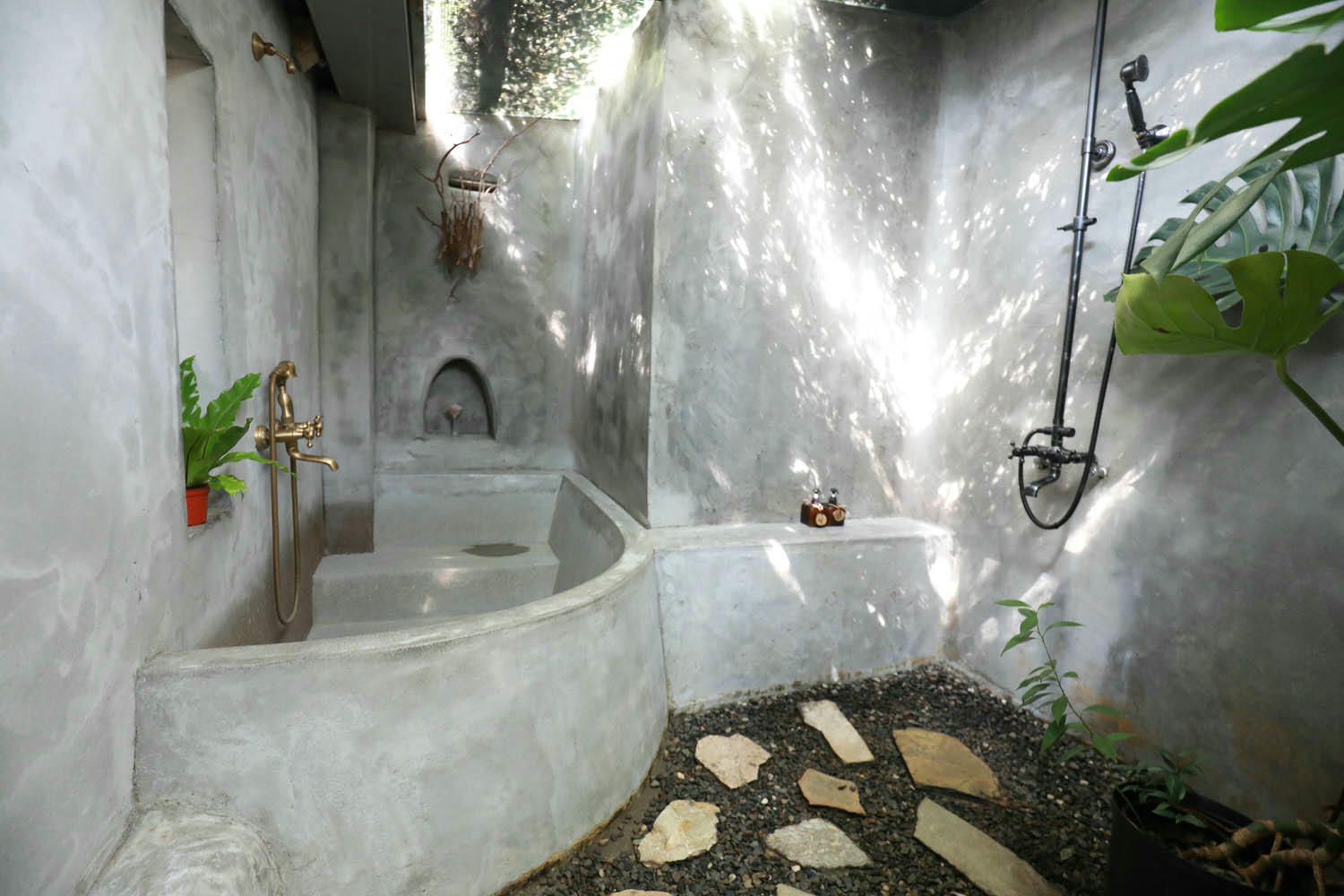 宜蘭礁溪秘境民宿|小雨林。隱藏版寵物友善民宿、絕美老穀倉、森林露天泡湯、林子裡泡湯! - 第23張圖 宜蘭礁溪秘境民宿|小雨林。隱藏版寵物友善民宿、絕美老穀倉、森林露天泡湯、林子裡泡湯!