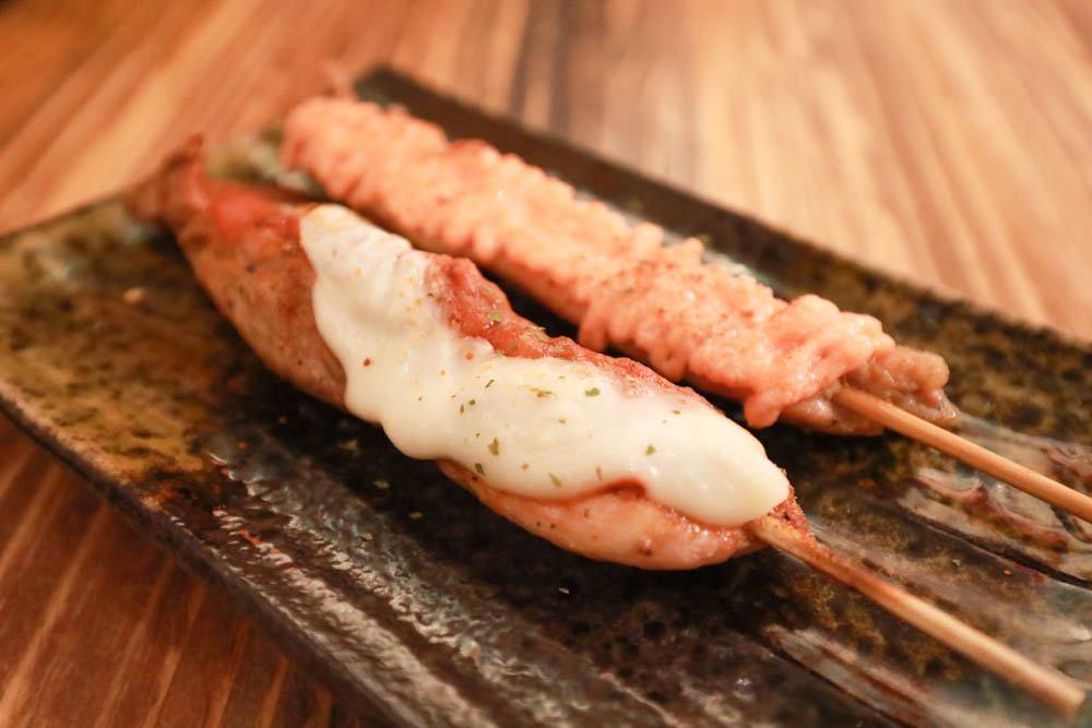 新竹竹北美食｜私嚐居酒屋 竹北店。寵物友善餐廳、日式創意料理、深夜食堂、狗狗專屬串燒寵物餐！！