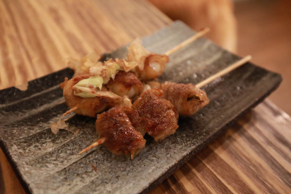 新竹竹北美食｜私嚐居酒屋 竹北店。寵物友善餐廳、日式創意料理、深夜食堂、狗狗專屬串燒寵物餐！！