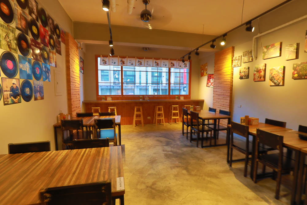 新竹竹北美食｜私嚐居酒屋 竹北店。寵物友善餐廳、日式創意料理、深夜食堂、狗狗專屬串燒寵物餐！！