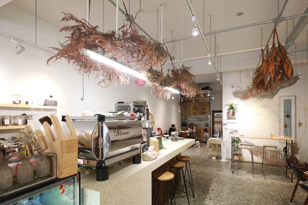 新北新莊美食|山林咖啡coffee roaste。寵物友善餐廳、老宅咖啡廳、自家烘培咖啡豆 - 第5張圖 新北新莊美食|山林咖啡coffee roaste。寵物友善餐廳、老宅咖啡廳、自家烘培咖啡豆