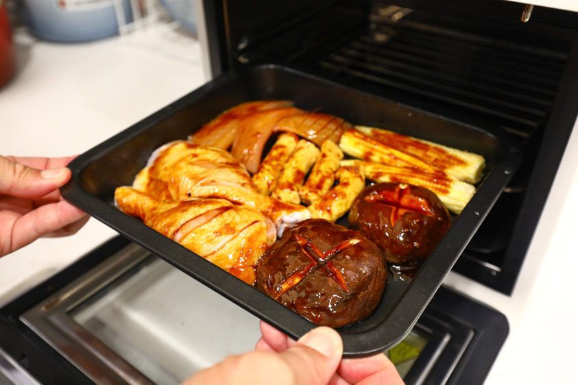 SANSUI山水氣炸烤箱SAF-553W。12L旋風溫控智能大容量。結合氣炸鍋、烤箱、果乾機的多功能料理神器！