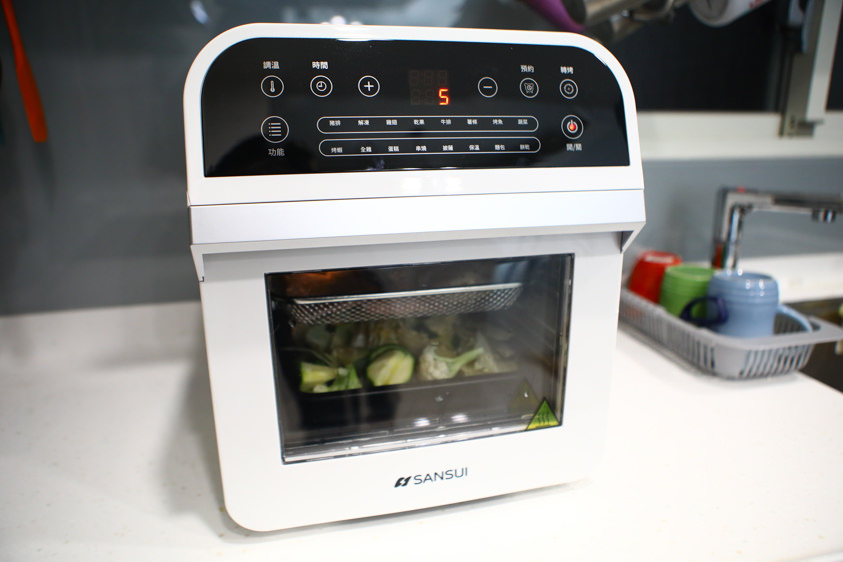 SANSUI山水氣炸烤箱SAF-553W。12L旋風溫控智能大容量。結合氣炸鍋、烤箱、果乾機的多功能料理神器! - 第4張圖 SANSUI山水氣炸烤箱SAF-553W。12L旋風溫控智能大容量。結合氣炸鍋、烤箱、果乾機的多功能料理神器!