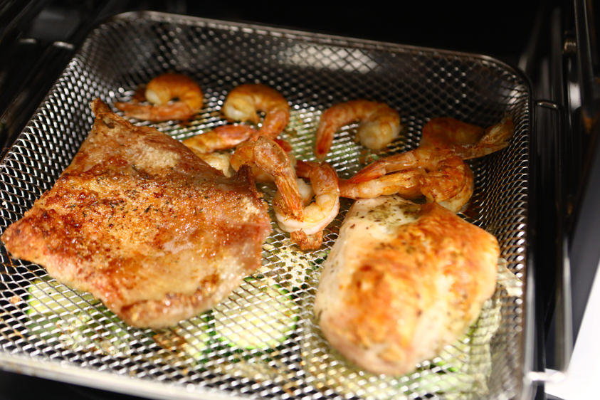 SANSUI山水氣炸烤箱SAF-553W。12L旋風溫控智能大容量。結合氣炸鍋、烤箱、果乾機的多功能料理神器! - 第24張圖 SANSUI山水氣炸烤箱SAF-553W。12L旋風溫控智能大容量。結合氣炸鍋、烤箱、果乾機的多功能料理神器!