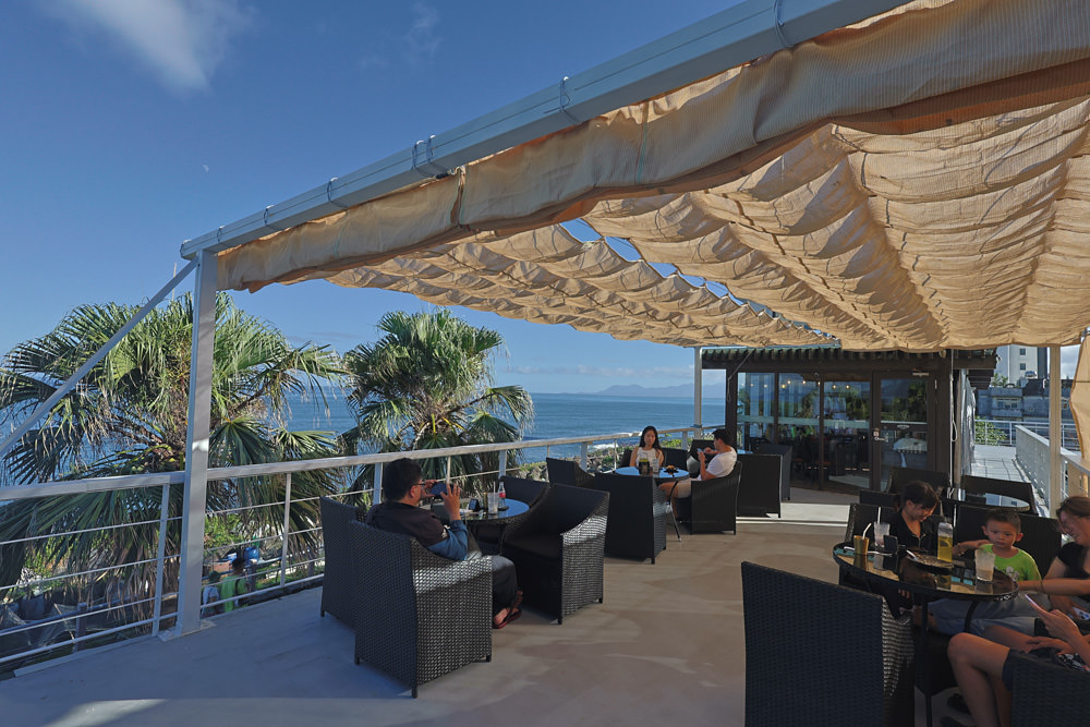 宜蘭頭城美食｜川岩 River Stone Coffee。龜山島海景第一排絕美咖啡廳、寵物友善餐廳、烏石港海岸步道上