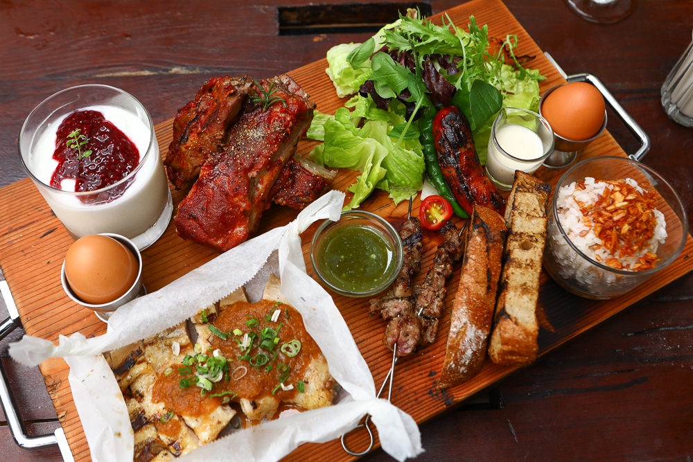 花蓮美食｜平和飯店Ping He BBQ Company。小和山谷新品牌、早午餐Brunch、炭火烤肉、寵物友善