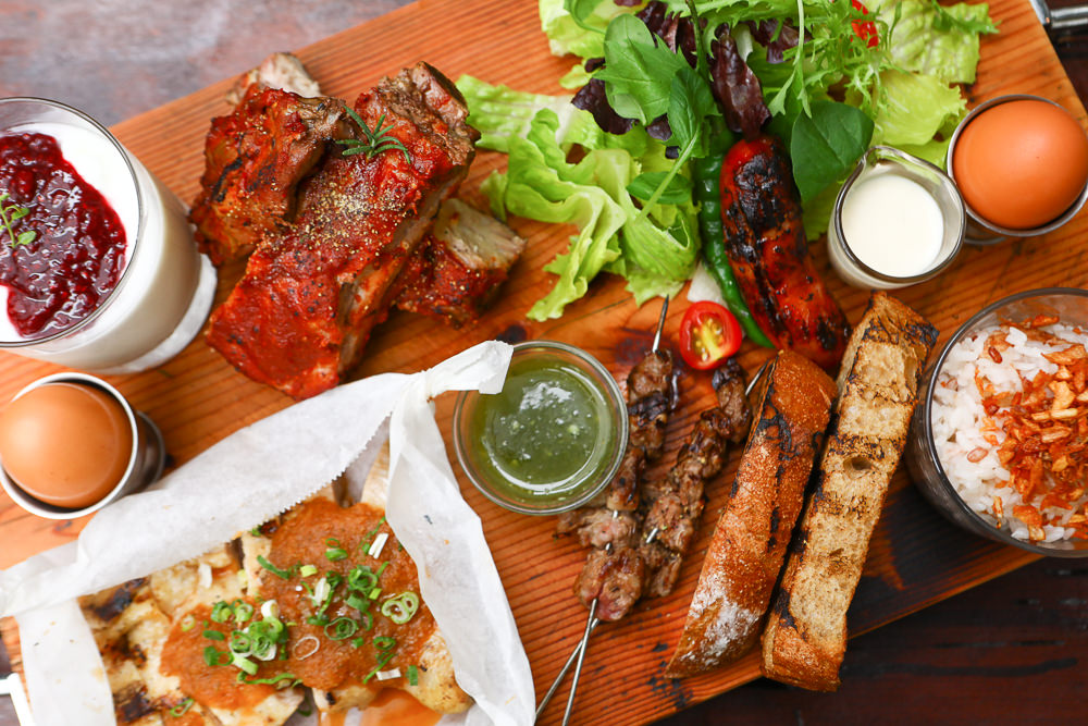 花蓮美食｜平和飯店Ping He BBQ Company。小和山谷新品牌、早午餐Brunch、炭火烤肉、寵物友善