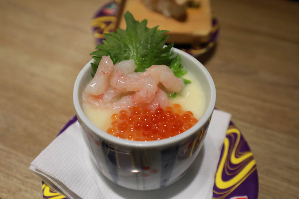 台中美食|平祿壽司日本迴轉壽司。厚切鮭魚、日本歷史最悠久的迴轉壽司、台中寵物友善餐廳、平禄寿司、台灣第一家分店 - 第16張圖 台中美食|平祿壽司日本迴轉壽司。厚切鮭魚、日本歷史最悠久的迴轉壽司、台中寵物友善餐廳、平禄寿司、台灣第一家分店