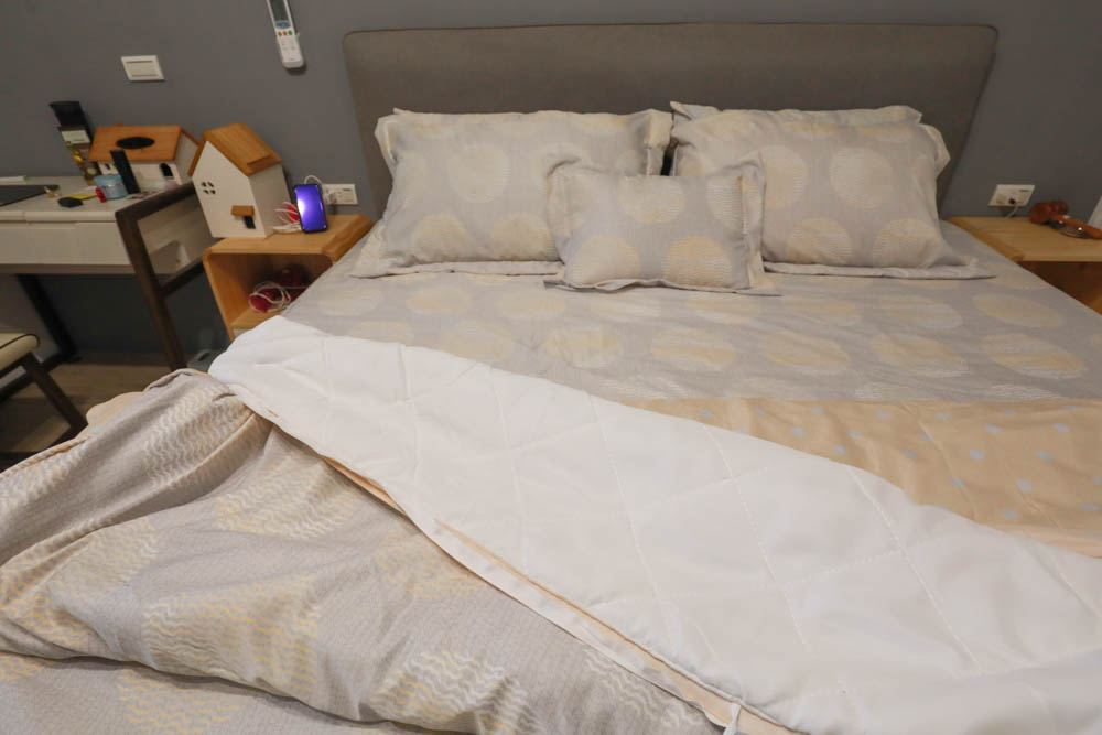 天絲床組｜FOCA八件式吸濕排汗天絲兩用被舖棉床罩組 。極致頂級細緻觸感、3M專利吸濕排汗、舒適透氣