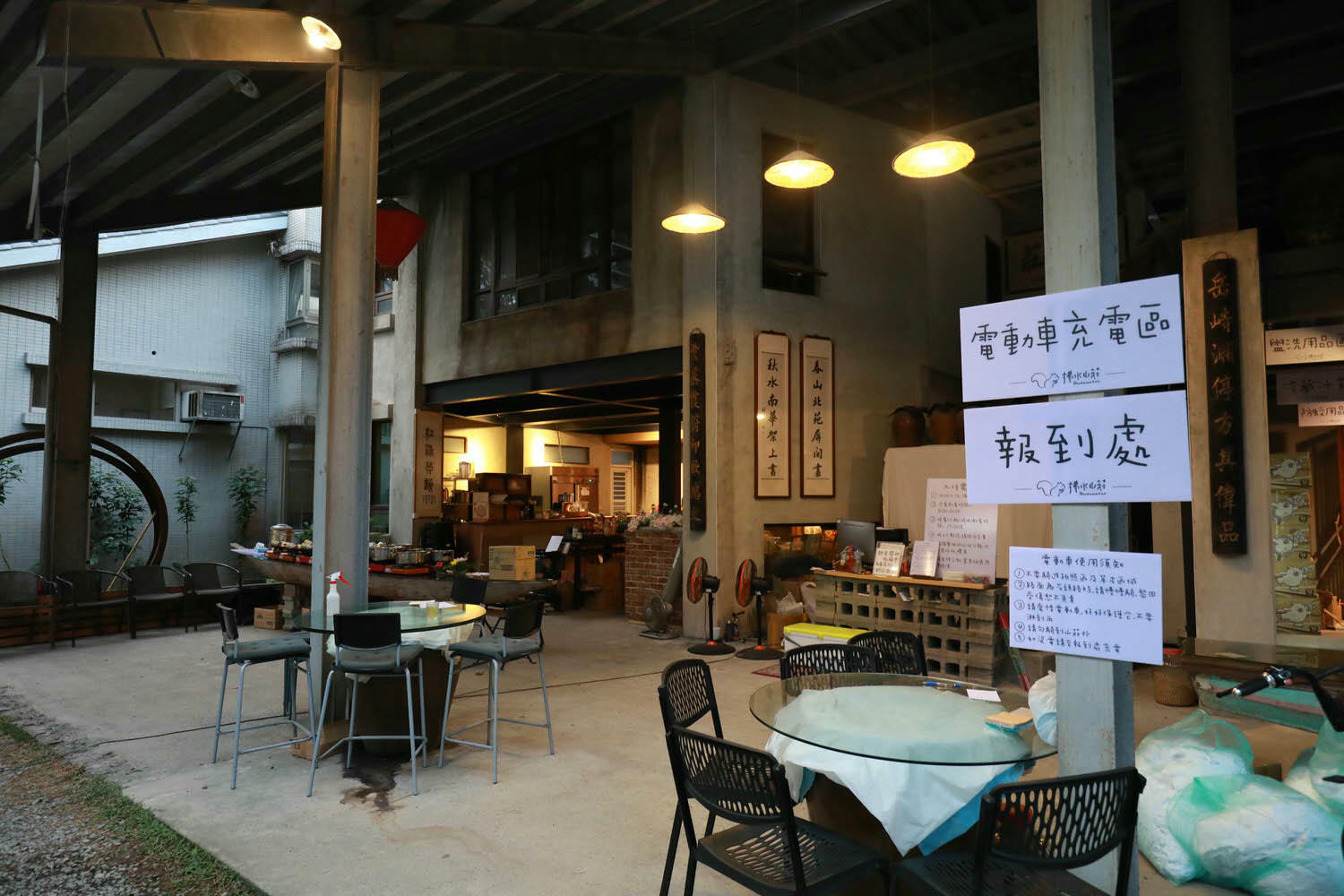 南投|拂水山莊。五星級豪華露營、夢幻帳篷懶人露營、寵物友善奢華露營、南投寵物友善民宿 - 第24張圖 南投|拂水山莊。五星級豪華露營、夢幻帳篷懶人露營、寵物友善奢華露營、南投寵物友善民宿