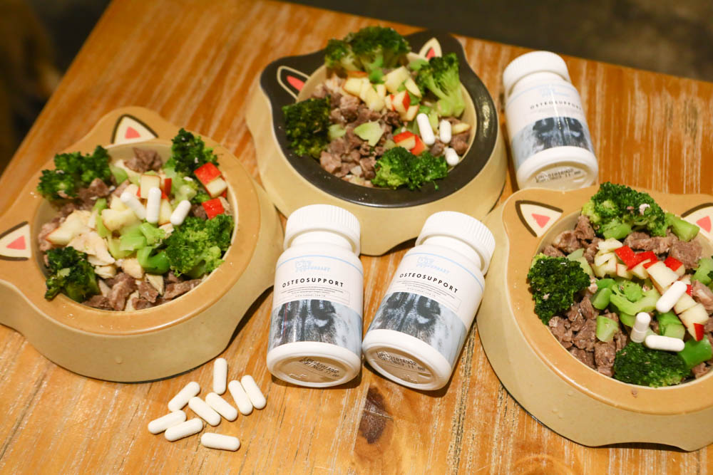 寵物關節保健｜心關健犬貓關節保健品。獸醫師推薦的狗狗關節保養品、添加 UC-II 、三合一關節保養配方、潤滑玻尿酸