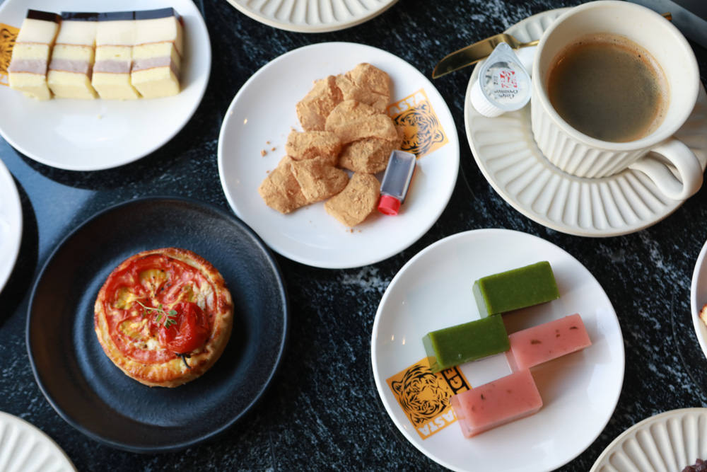 花蓮寵物友善民宿｜花蓮快樂狗寵物民宿。千坪大草原、毛小孩專屬游泳池、每間房間都有毛小孩專屬空間、狗狗床鋪