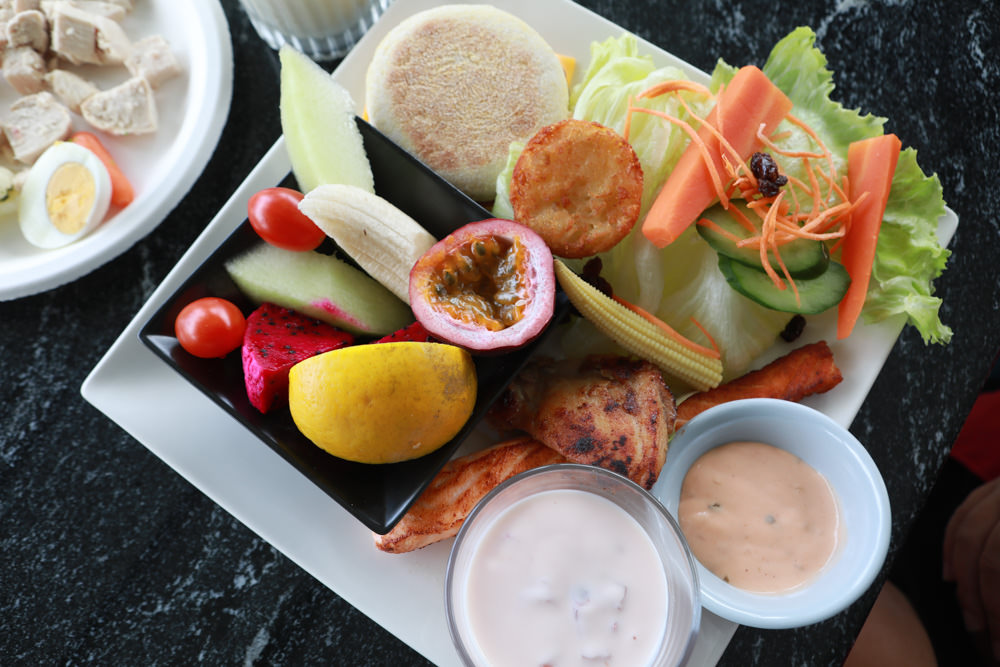 花蓮寵物友善民宿｜花蓮快樂狗寵物民宿。千坪大草原、毛小孩專屬游泳池、每間房間都有毛小孩專屬空間、狗狗床鋪