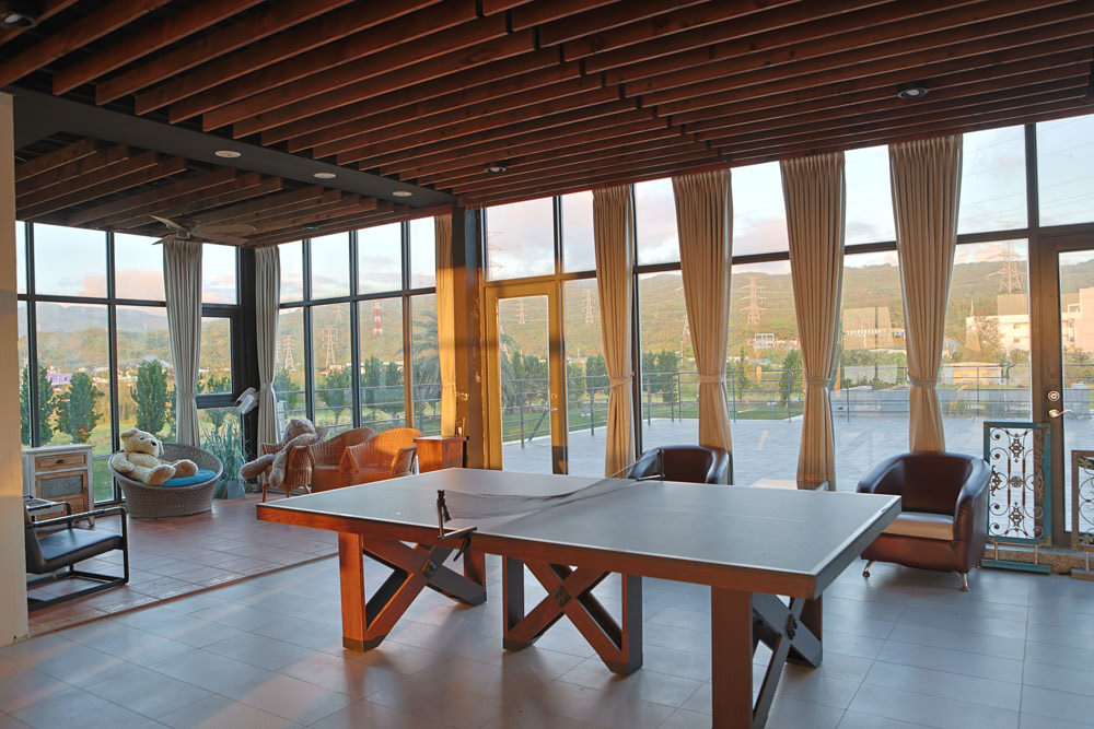 墾丁住宿｜戀戀星辰湖畔莊園民宿-星光館。絕美龍鑾潭湖畔景緻、墾丁寵物友善民宿、墾丁親子民宿、係水池、大草皮、兒童賽車