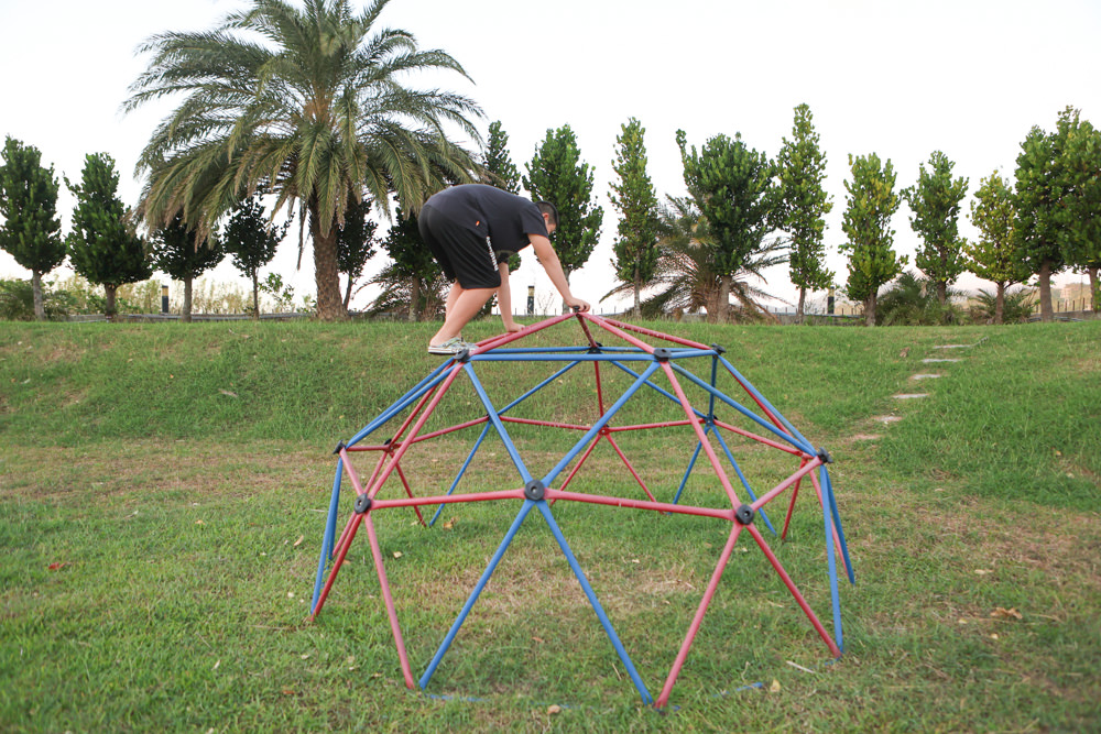 墾丁住宿｜戀戀星辰湖畔莊園民宿-星光館。絕美龍鑾潭湖畔景緻、墾丁寵物友善民宿、墾丁親子民宿、係水池、大草皮、兒童賽車