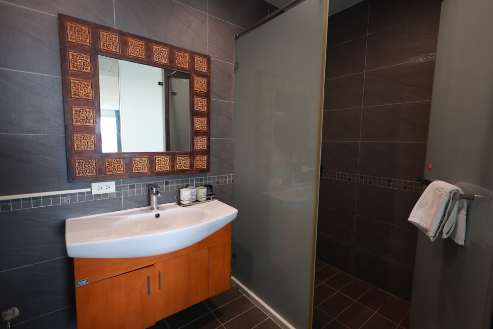 墾丁住宿｜戀戀星辰湖畔莊園民宿-星光館。絕美龍鑾潭湖畔景緻、墾丁寵物友善民宿、墾丁親子民宿、係水池、大草皮、兒童賽車