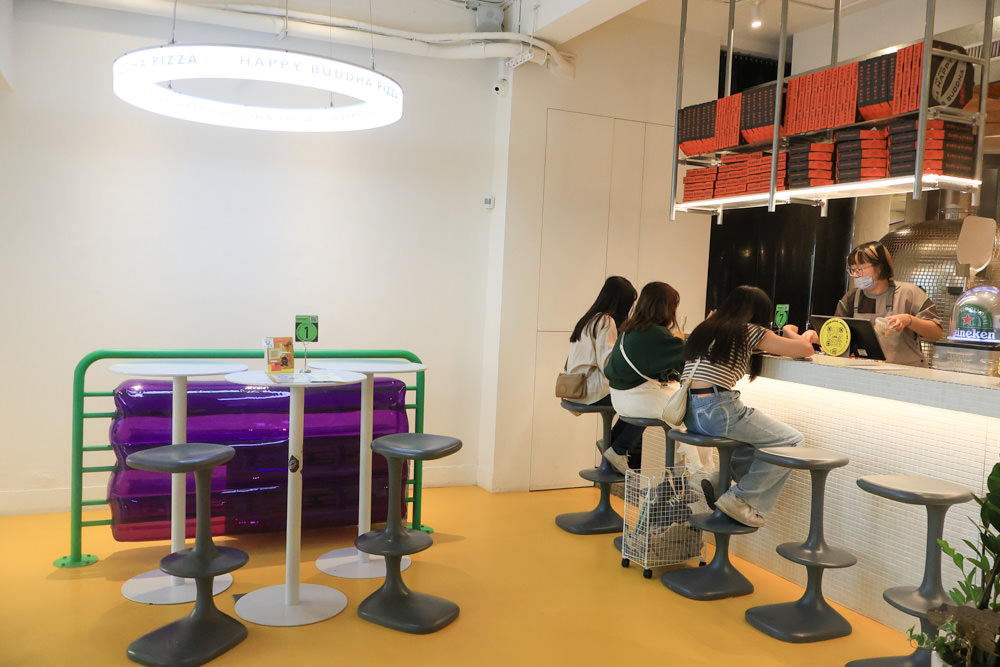 台北中山區美食｜批薩謎勒 Happy Buddha Pizza。寵物友善餐廳、窯烤披薩、還有狗狗餐點寵物炸雞披薩！！