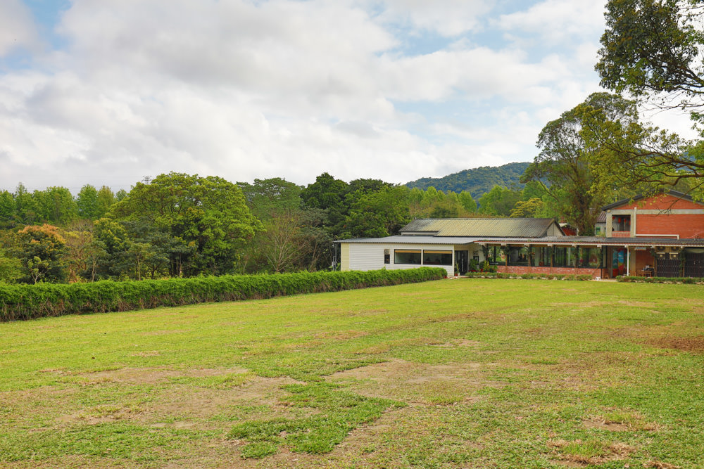 新北景點|新店文山農場。寵物友善景點、新北賞螢賞花秘境、露營區、四季皆有不同美景花卉 - 第3張圖 新北景點|新店文山農場。寵物友善景點、新北賞螢賞花秘境、露營區、四季皆有不同美景花卉