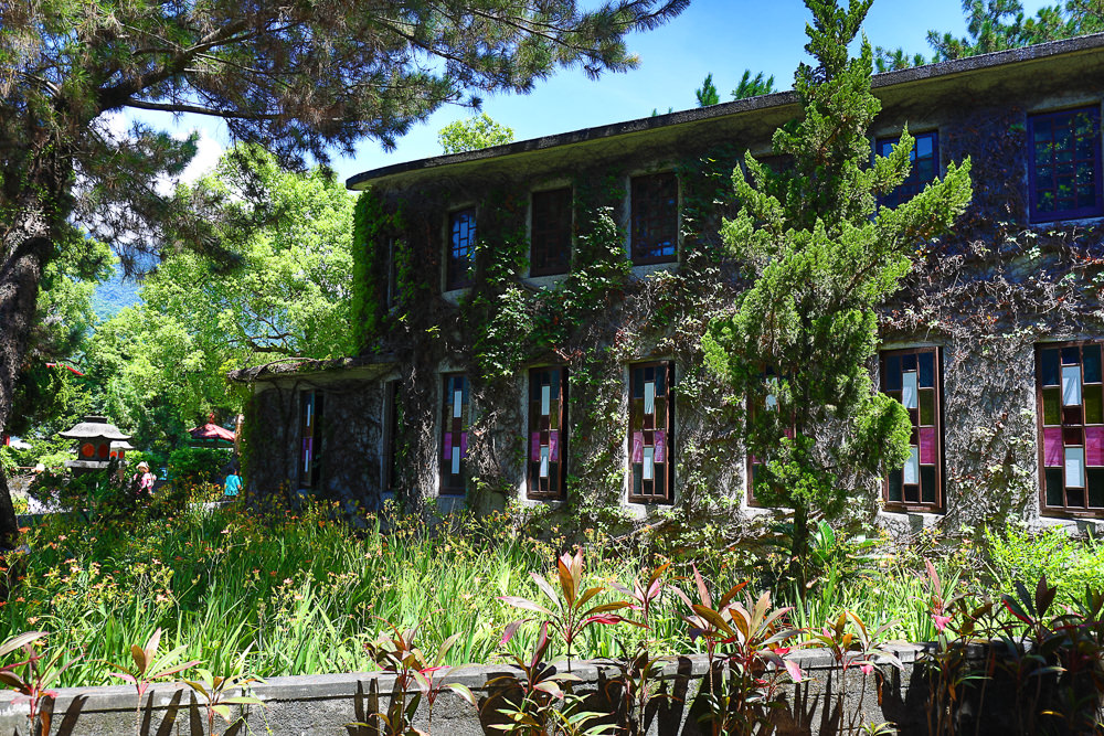 花蓮新城景點｜新城天主堂。日本神社改建的神秘百年教堂、綠意盎然的諾亞方舟