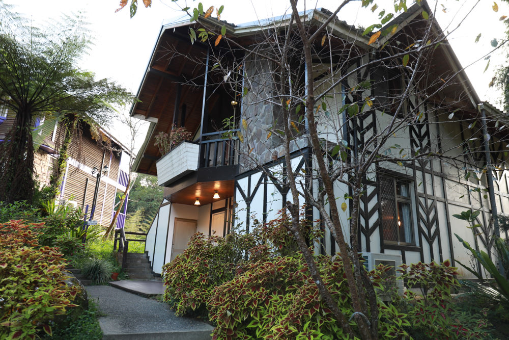 南投溪頭住宿|溪頭新明山木屋渡假村。寵物友善民宿、杉林溪住宿、歐式小木屋一泊二食 - 第10張圖 南投溪頭住宿|溪頭新明山木屋渡假村。寵物友善民宿、杉林溪住宿、歐式小木屋一泊二食