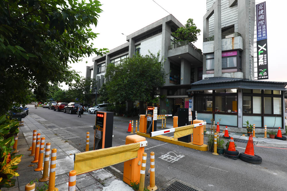 桃園美食｜旅人咖啡館.桃園店。寵物友善餐廳、網美咖啡廳、豐盛早午餐下午茶