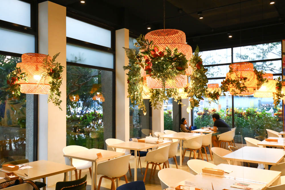 桃園美食｜旅人咖啡館.桃園店。寵物友善餐廳、網美咖啡廳、豐盛早午餐下午茶