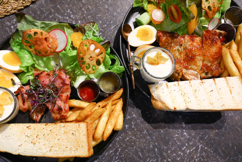 桃園美食｜旅人咖啡館.桃園店。寵物友善餐廳、網美咖啡廳、豐盛早午餐下午茶