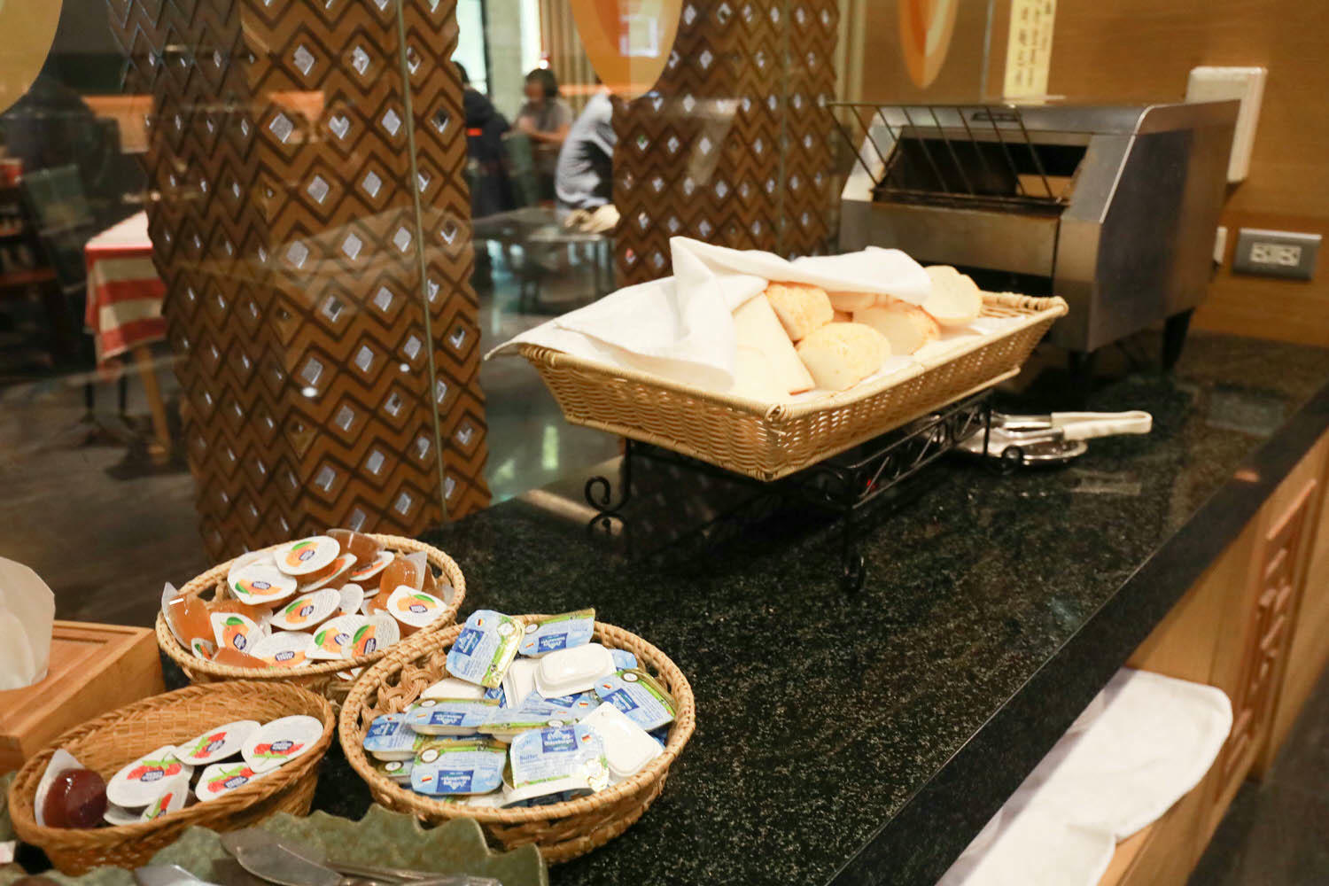 苗栗泰安｜日出溫泉渡假飯店。苗栗寵物友善飯店、一泊二食溫泉美食料理、露天風呂、寵物房型