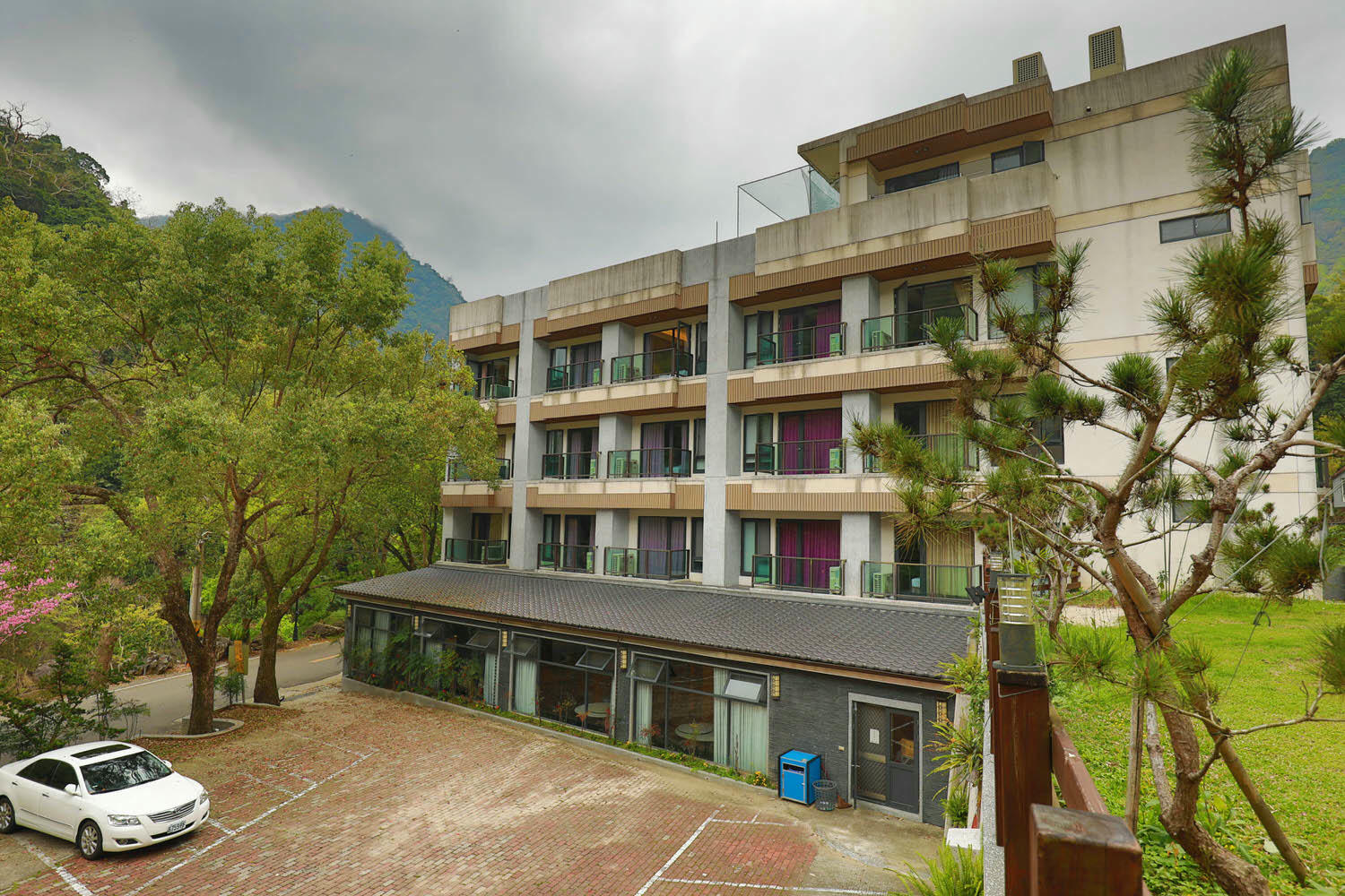 苗栗泰安｜日出溫泉渡假飯店。苗栗寵物友善飯店、一泊二食溫泉美食料理、露天風呂、寵物房型