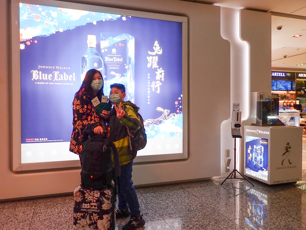 星宇航空STARLUX Airlines搭乘體驗。經濟艙、商務艙、隱藏版星宇特調、胡同燒肉飛機餐