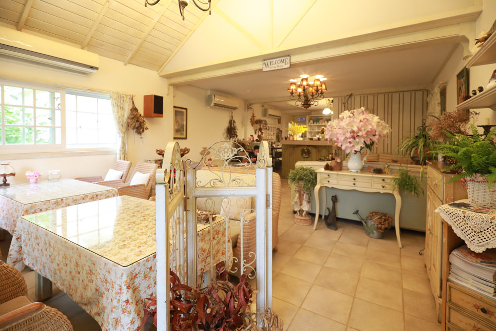 桃園復興|普拉多山丘假期景觀餐廳、南法鄉村風精緻民宿。南法鄉村童話小屋、寵物友善民宿餐廳、玻璃屋餐廳 - 第5張圖 桃園復興|普拉多山丘假期景觀餐廳、南法鄉村風精緻民宿。南法鄉村童話小屋、寵物友善民宿餐廳、玻璃屋餐廳