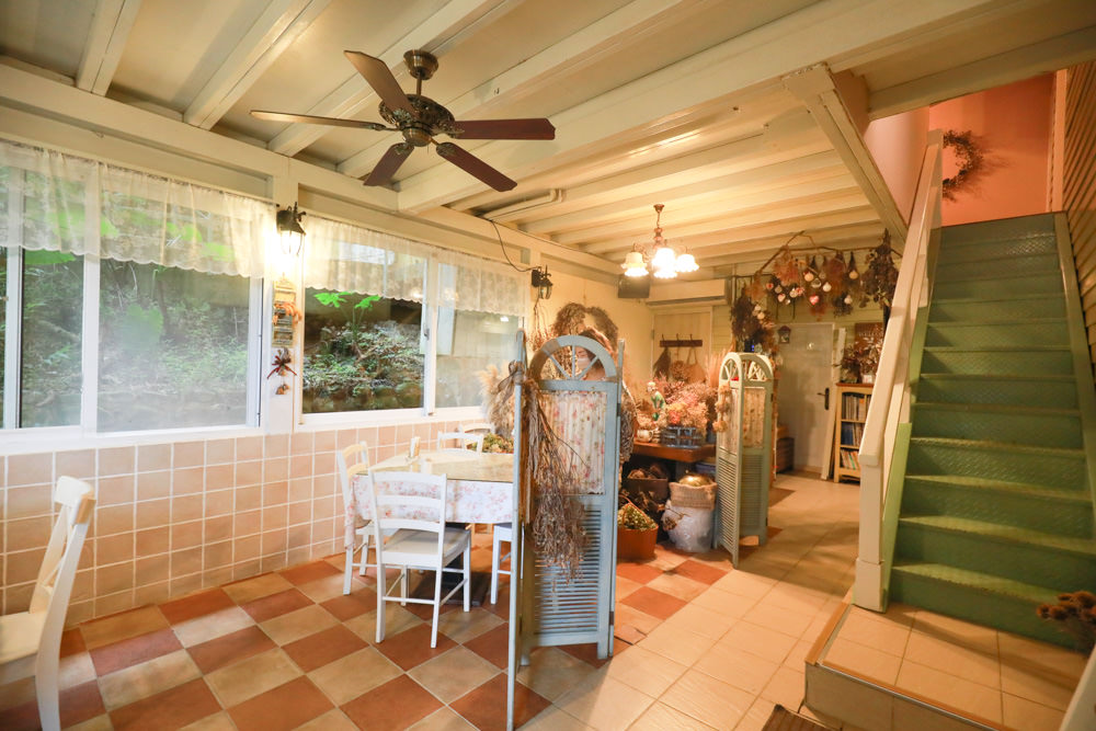 桃園復興|普拉多山丘假期景觀餐廳、南法鄉村風精緻民宿。南法鄉村童話小屋、寵物友善民宿餐廳、玻璃屋餐廳 - 第6張圖 桃園復興|普拉多山丘假期景觀餐廳、南法鄉村風精緻民宿。南法鄉村童話小屋、寵物友善民宿餐廳、玻璃屋餐廳