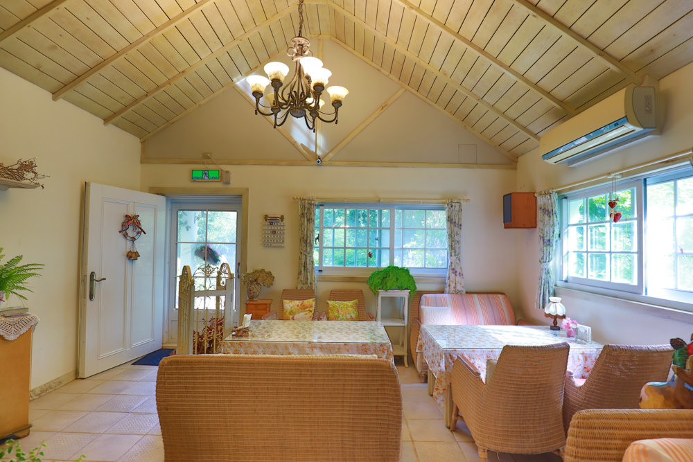 桃園復興|普拉多山丘假期景觀餐廳、南法鄉村風精緻民宿。南法鄉村童話小屋、寵物友善民宿餐廳、玻璃屋餐廳 - 第4張圖 桃園復興|普拉多山丘假期景觀餐廳、南法鄉村風精緻民宿。南法鄉村童話小屋、寵物友善民宿餐廳、玻璃屋餐廳