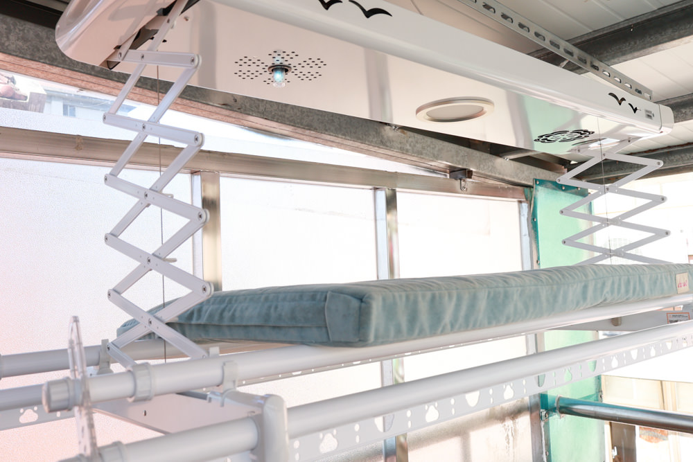 HCG和成豪華四桿款電動曬衣機。紫外線殺菌燈、遙控升降、寵物家庭居家晾曬大升級、陽台曬衣電動化 - 第37張圖 HCG和成豪華四桿款電動曬衣機。紫外線殺菌燈、遙控升降、寵物家庭居家晾曬大升級、陽台曬衣電動化