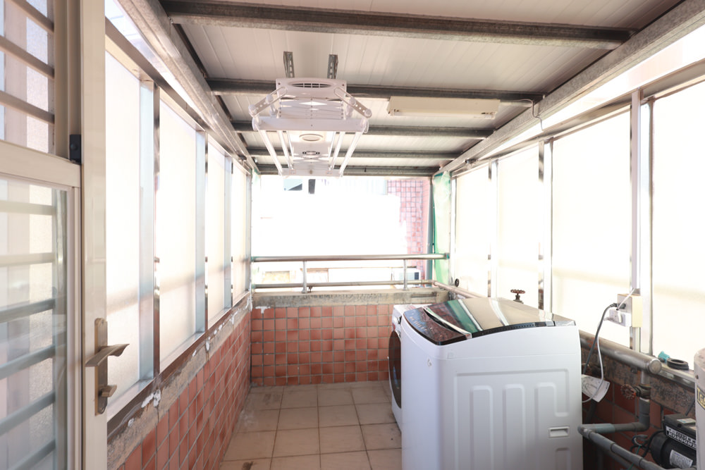 HCG和成豪華四桿款電動曬衣機。紫外線殺菌燈、遙控升降、寵物家庭居家晾曬大升級、陽台曬衣電動化 - 第32張圖 HCG和成豪華四桿款電動曬衣機。紫外線殺菌燈、遙控升降、寵物家庭居家晾曬大升級、陽台曬衣電動化