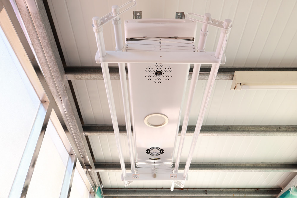 HCG和成豪華四桿款電動曬衣機。紫外線殺菌燈、遙控升降、寵物家庭居家晾曬大升級、陽台曬衣電動化 - 第2張圖 HCG和成豪華四桿款電動曬衣機。紫外線殺菌燈、遙控升降、寵物家庭居家晾曬大升級、陽台曬衣電動化