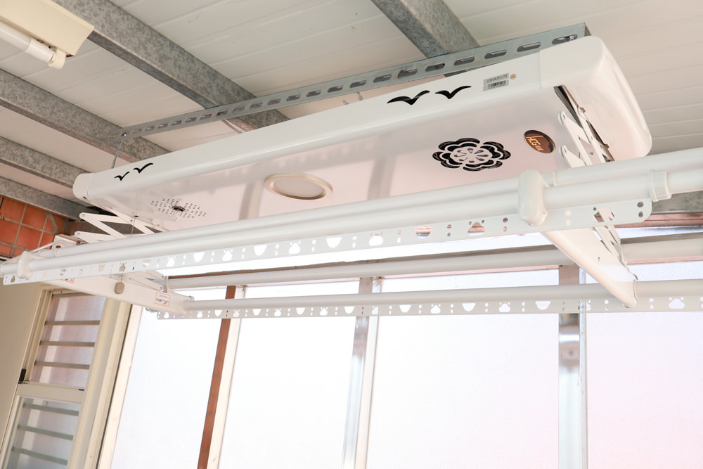 HCG和成豪華四桿款電動曬衣機。紫外線殺菌燈、遙控升降、寵物家庭居家晾曬大升級、陽台曬衣電動化 - 第7張圖 HCG和成豪華四桿款電動曬衣機。紫外線殺菌燈、遙控升降、寵物家庭居家晾曬大升級、陽台曬衣電動化