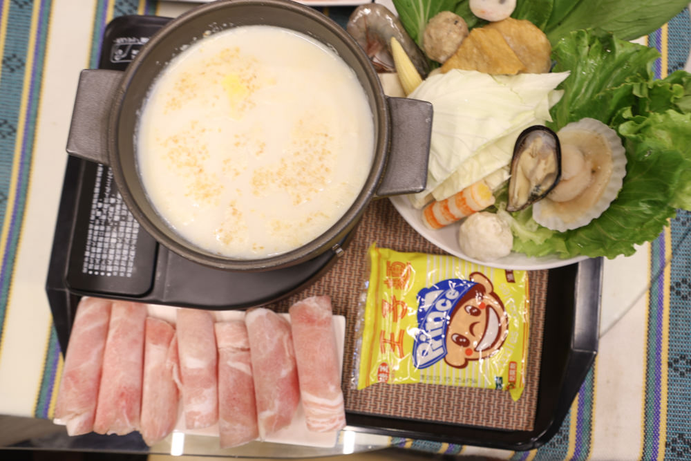 花蓮民宿推薦|太魯閣曼波海灘民宿、午玥咖啡餐館、花蓮寵物友善餐廳、鄰近曼波海灘、火鍋鹹豬肉烤雞簡餐料理 - 第32張圖 花蓮民宿推薦|太魯閣曼波海灘民宿、午玥咖啡餐館、花蓮寵物友善餐廳、鄰近曼波海灘、火鍋鹹豬肉烤雞簡餐料理